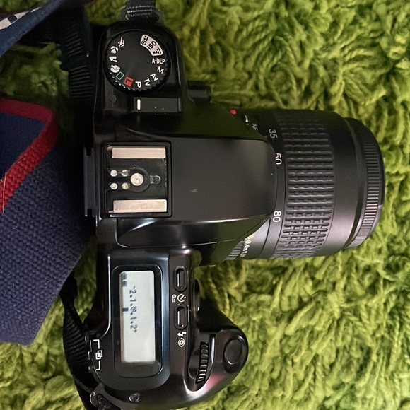 Canon eos rebel x s 35mm film SLR autofocus camera with 35-80mm wide/zoom lens - Picture 3 of 7